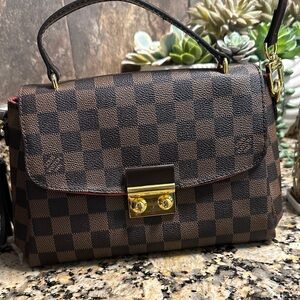 Not R3al
L V checkered crossbody Like New 
Make offers!!!!!